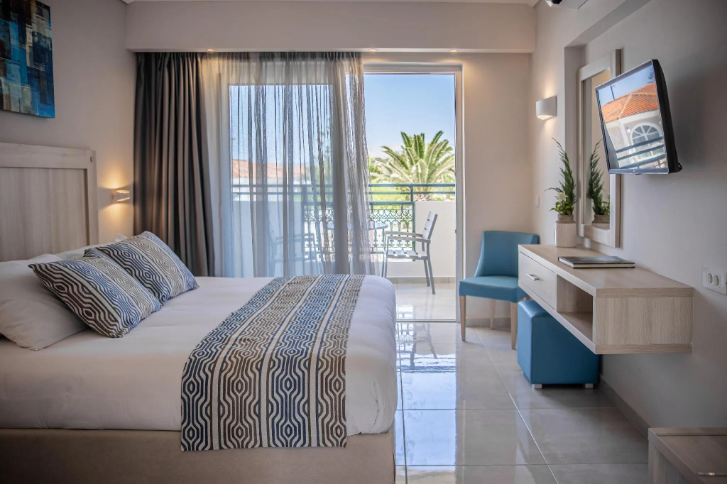 Superior Double room (full double bed)