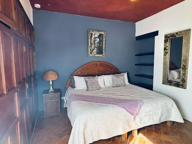 Deluxe Double room (full double bed)