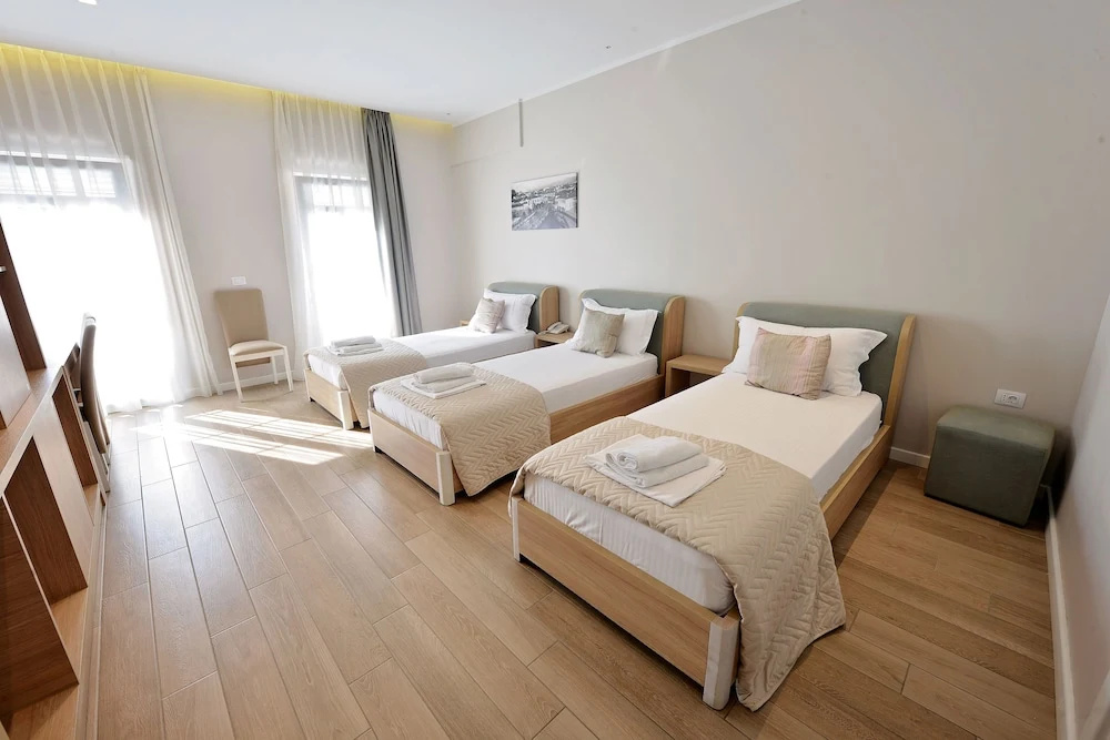 Standard Triple room with balcony