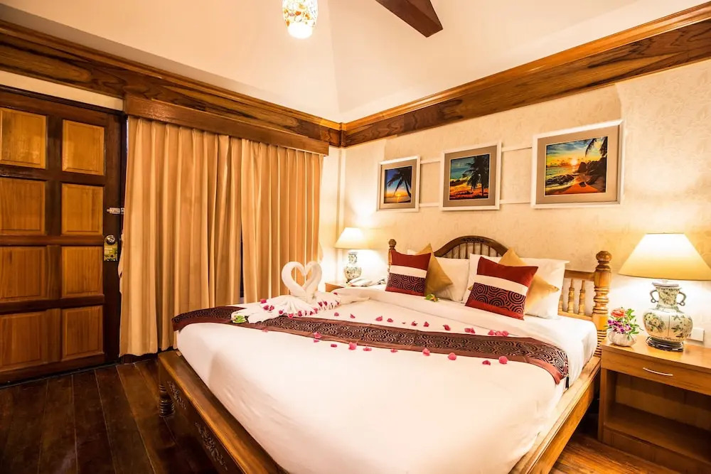 Бунгало рядом с пляжем в Lamai Coconut Beach Resort