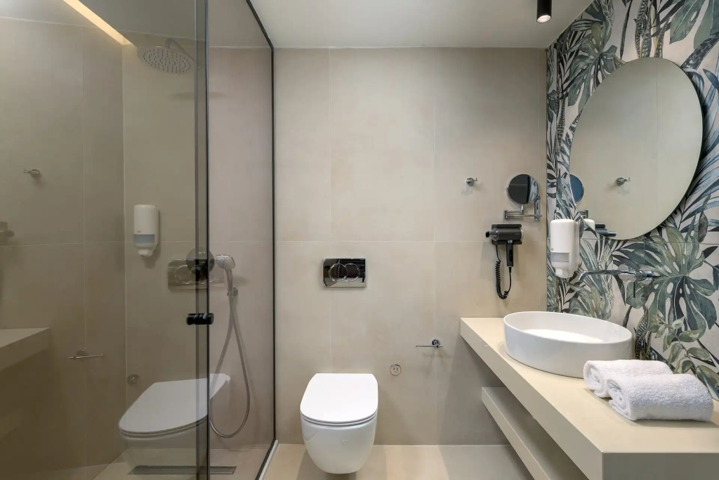 Standard Double room with pool view (full double bed)