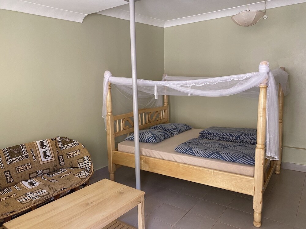 Banda Lodge by null