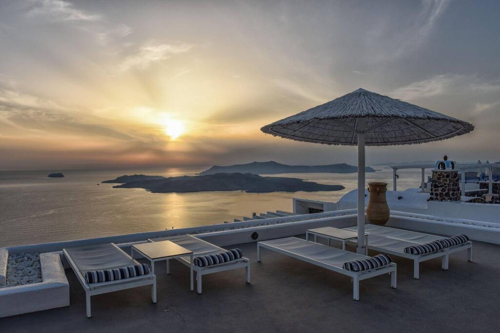 Lilium Hotel Santorini by null