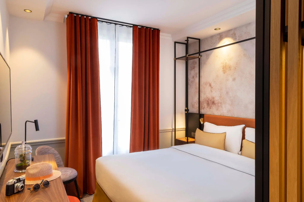 Classic Double room (full double bed)