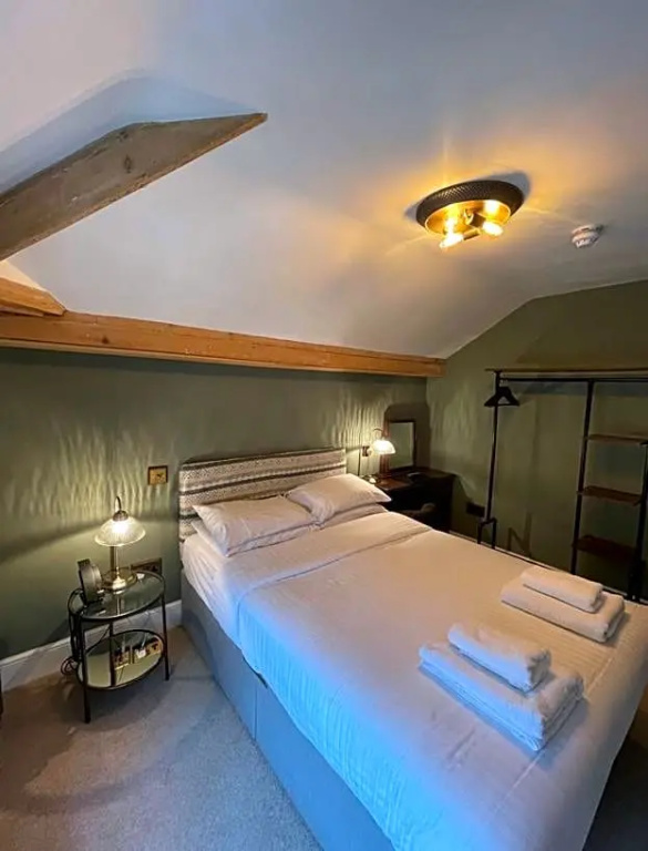 Standard Double room (full double bed)