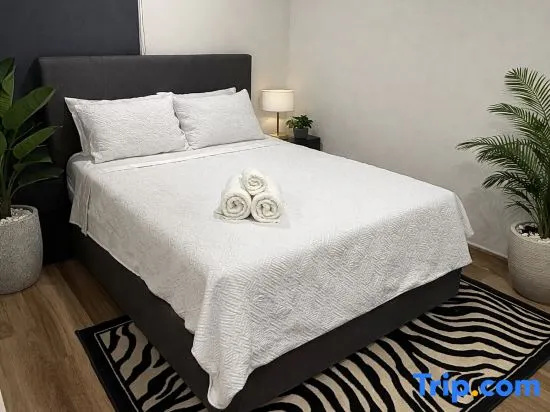 Guest Favourite Luxury Studio Apartment | Great Location with Free Private Secured Parking
