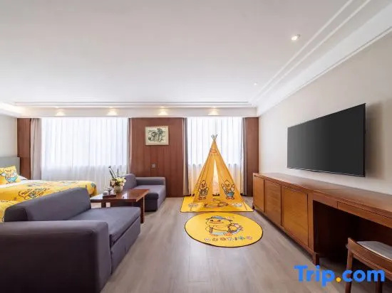 Standard Triple Family room