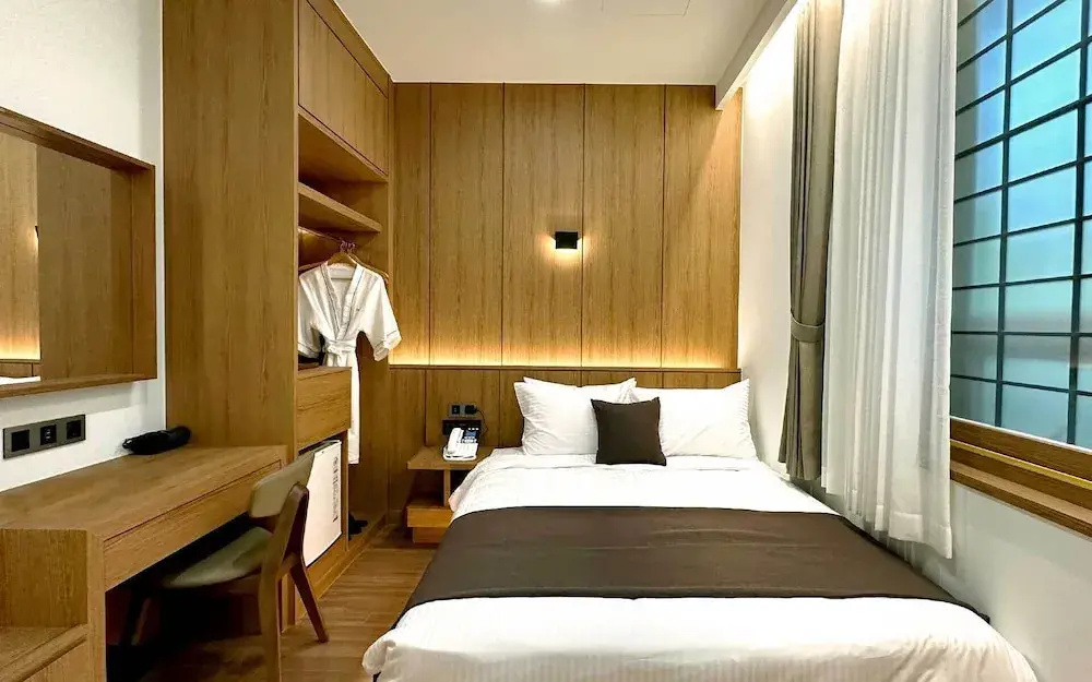 Standard Double room (full double bed)