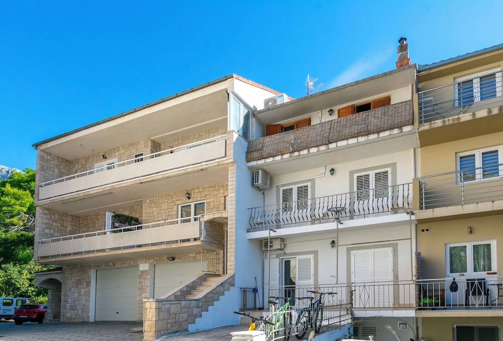 Apartment Livr