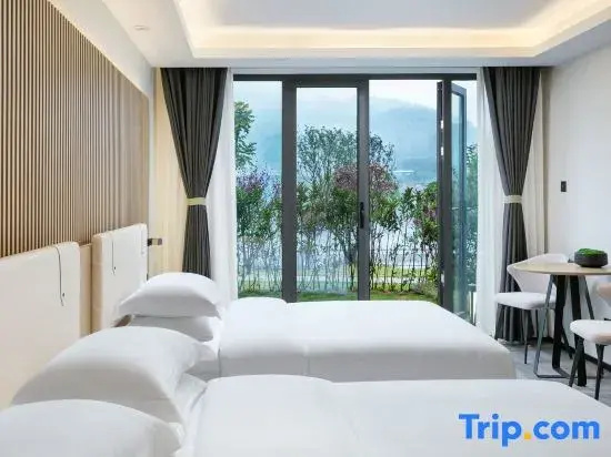 Standard Double room with river view (twin beds)