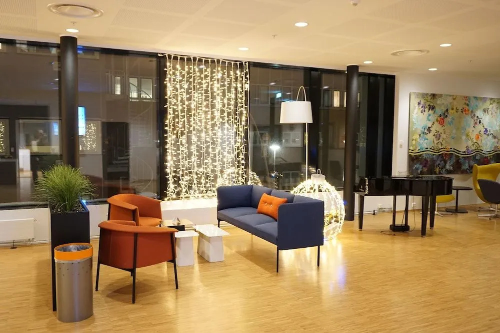 Lobby & Reception