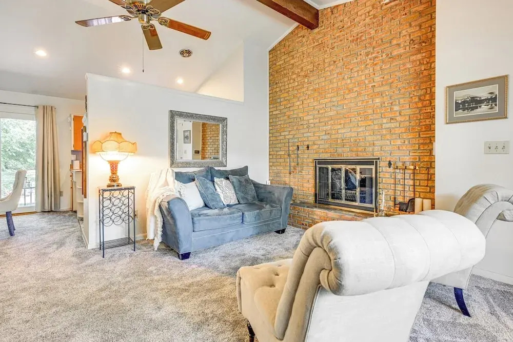 3 Mi to Michigan State: Apt w/ Patio in Lansing! — фото 3