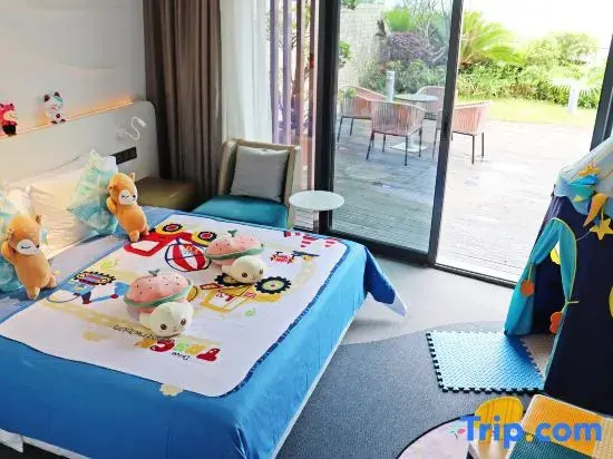 Deluxe Double Family room (full double bed)