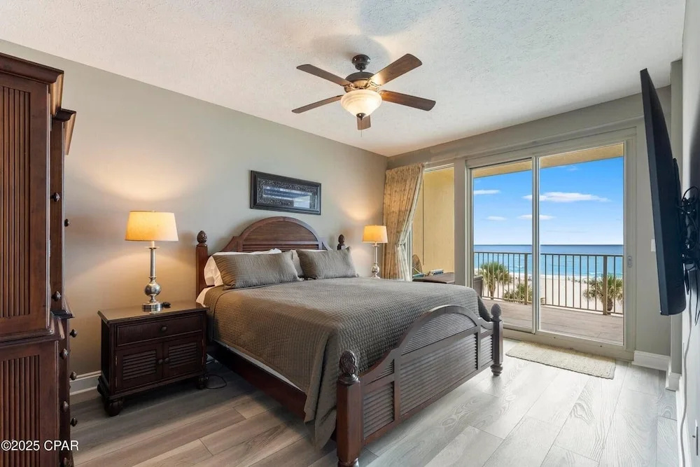Astonishing Beacfront Condo with 360 sqft Balcony Facing the Ocean - Unit 0302 by RedAwning