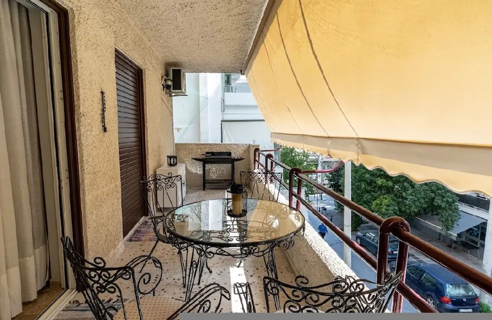 Cozy Apartment in Faliro