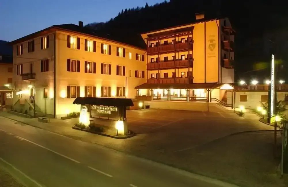 Hotel Carlone