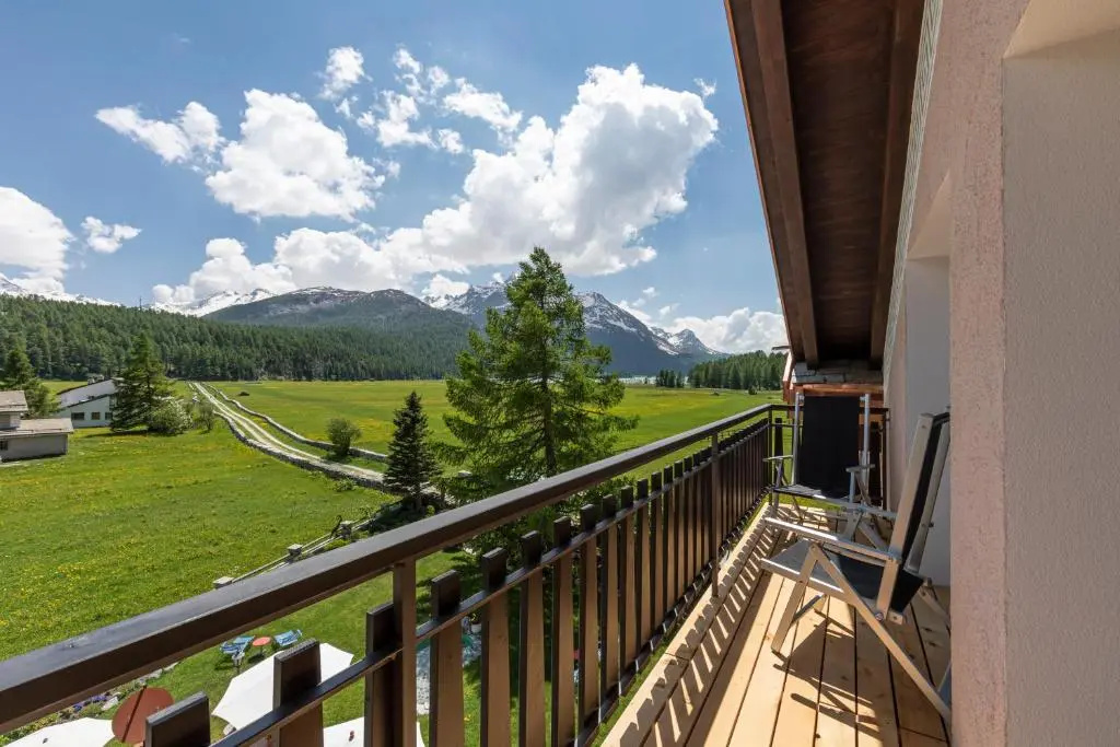 Suite with lake view