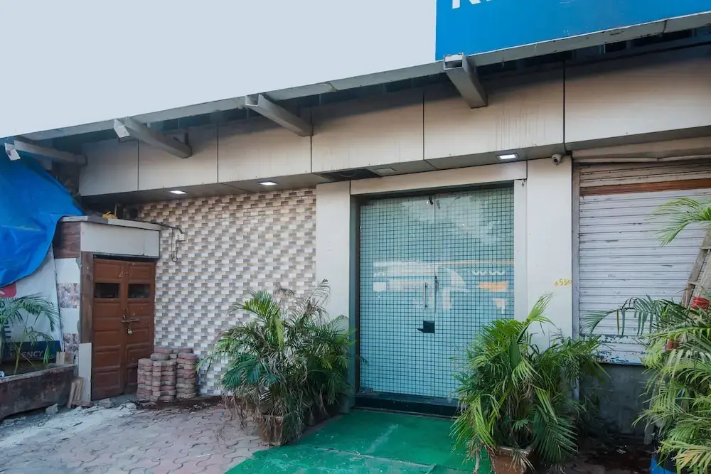 OYO 24504 Sion Residency