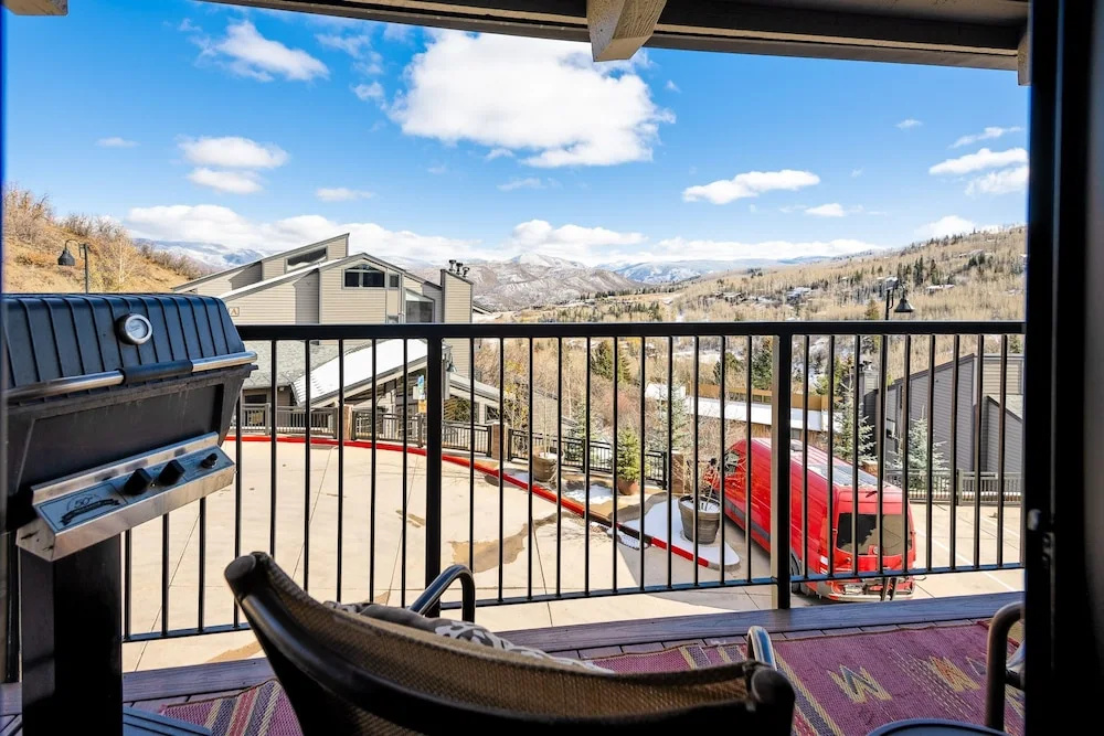 Central Aspen Condo Walk to Gondola & Ruby Park - LC5