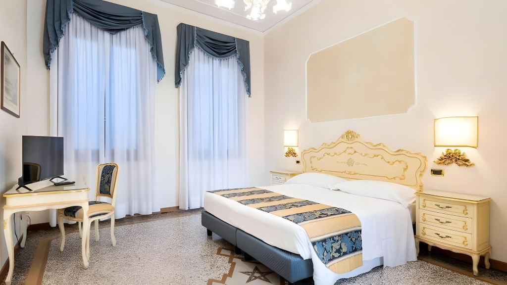 Hotel photo 30