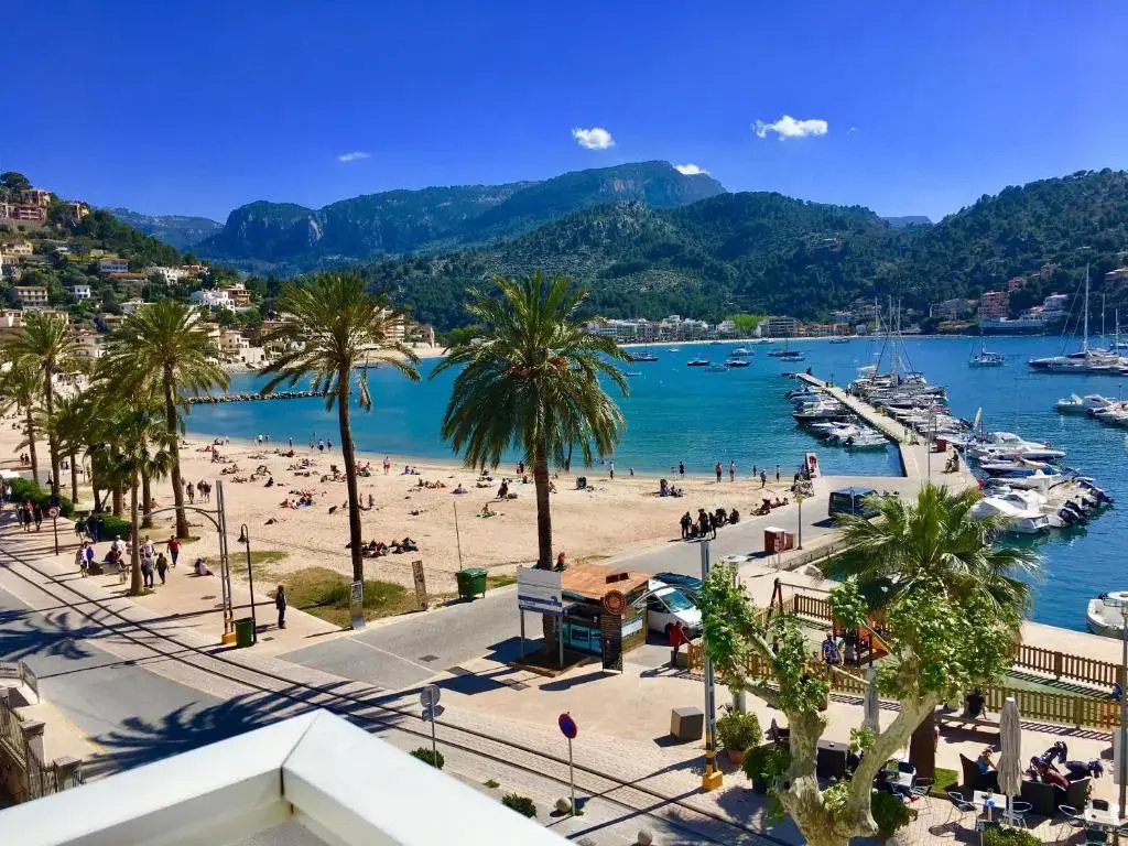 Beach & Waterfront
