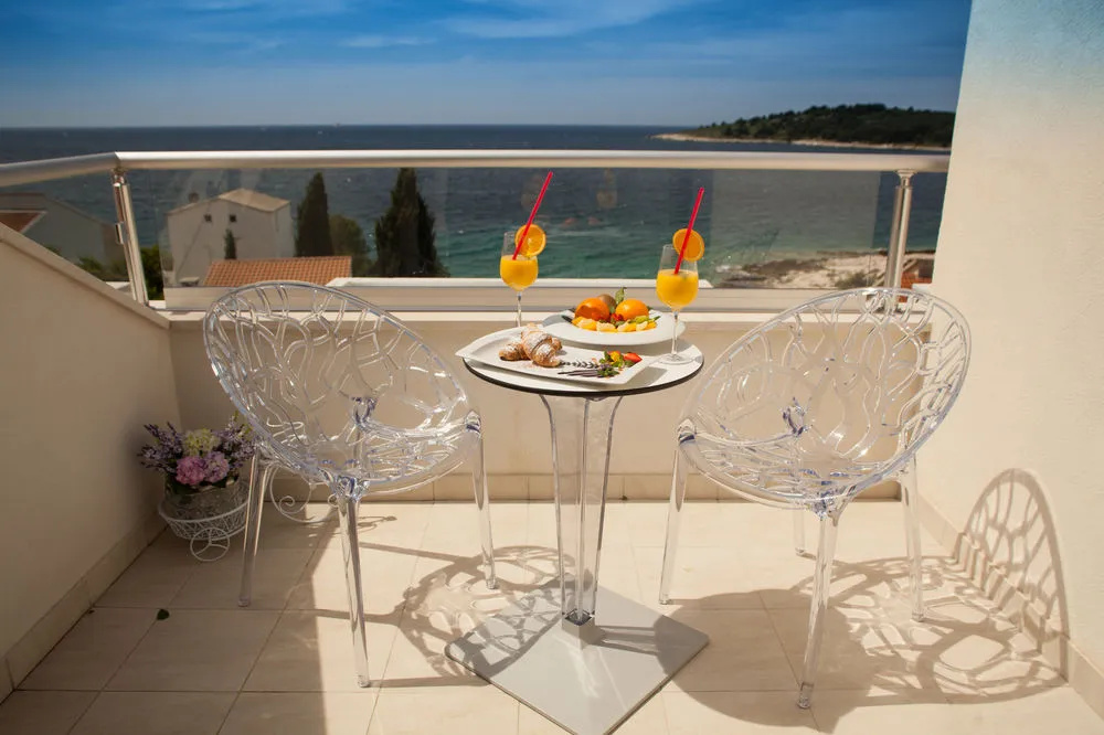 Balcony & Terrace