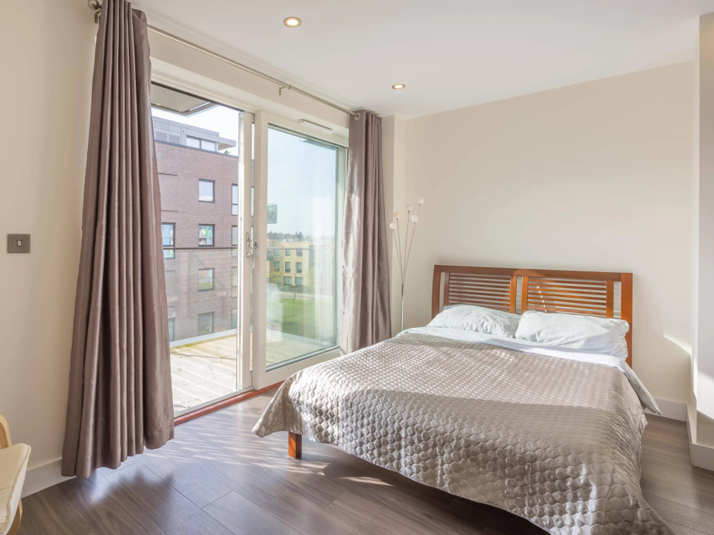 Watson House — фото