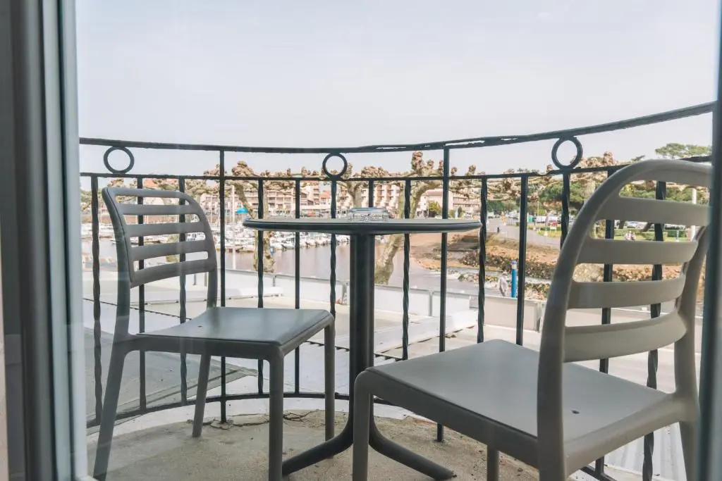 Standard Double room with balcony (full double bed)