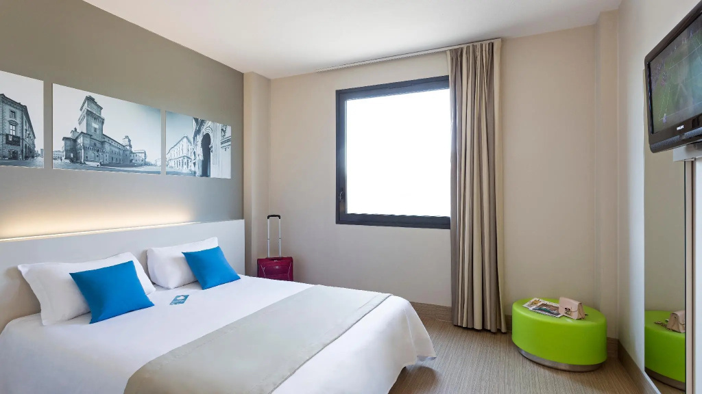 Standard Double room (full double bed)