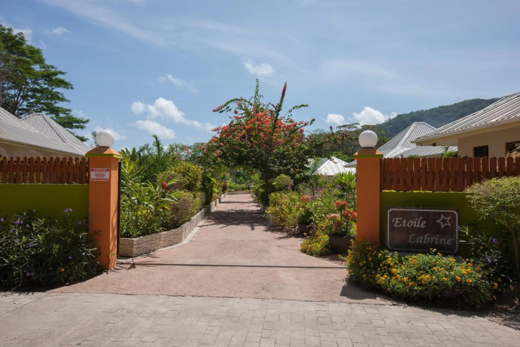 Etoile Labrine Guest House