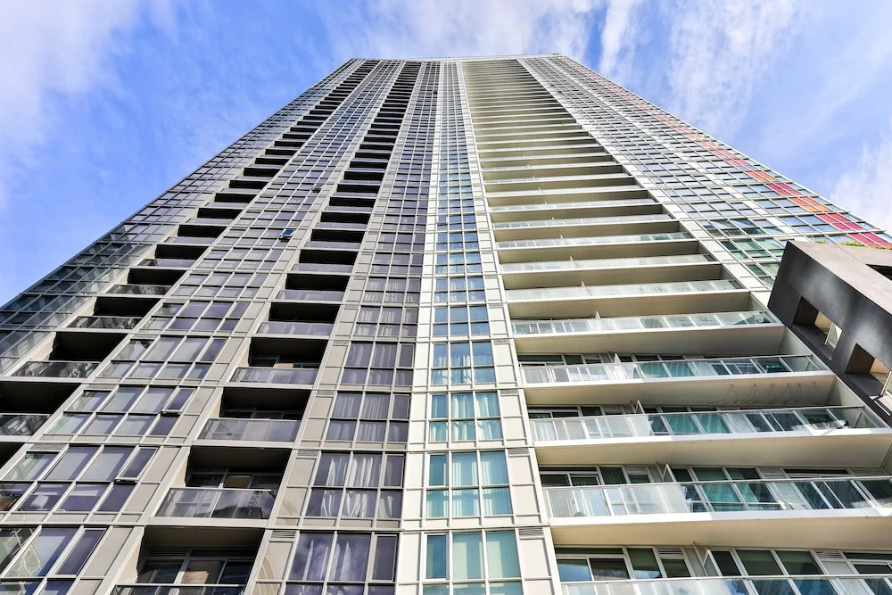 Cityplace 1B Lux Condo Lakeside Skydome Mtcc