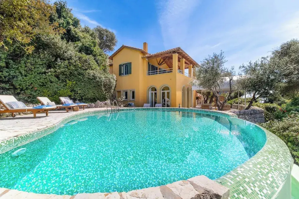 3 Bedrooms Villa with balcony