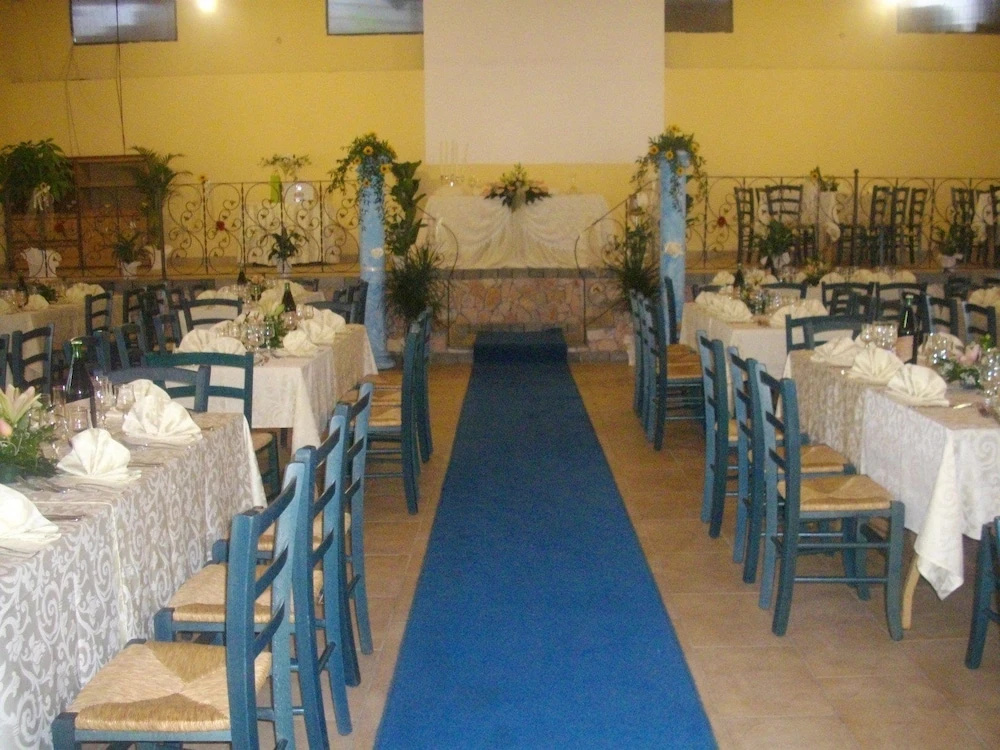 Food & Beverage