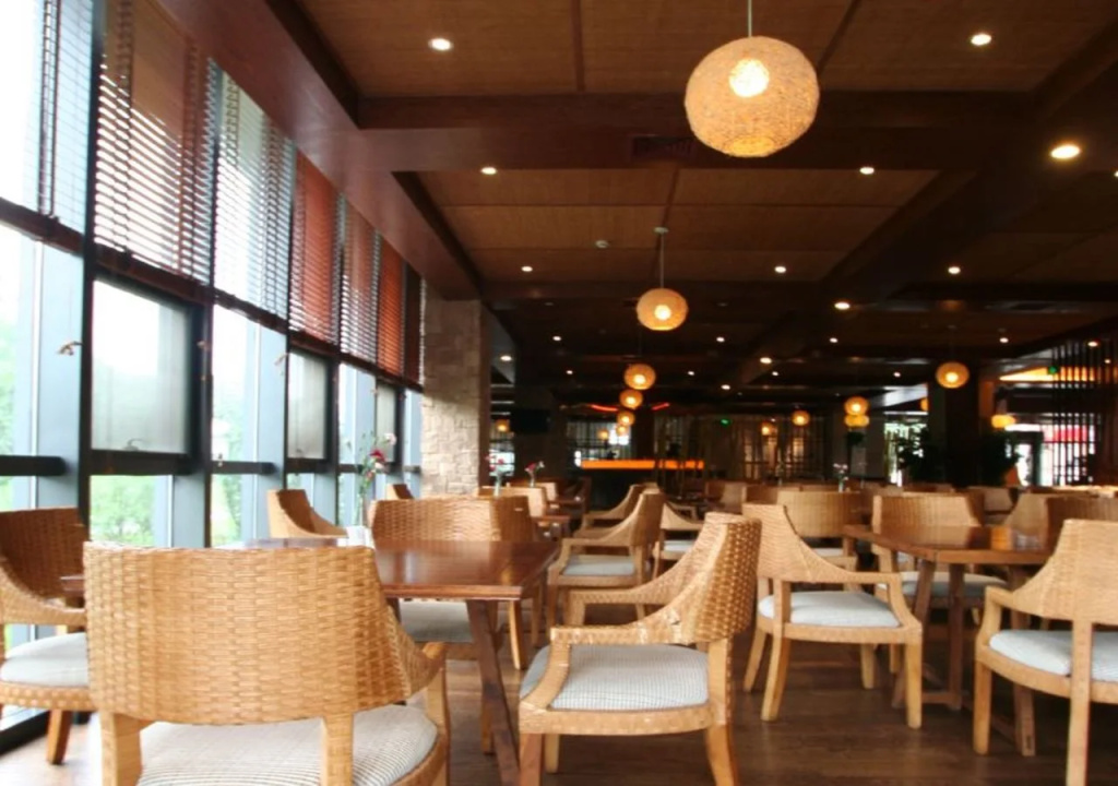 Food & Beverage