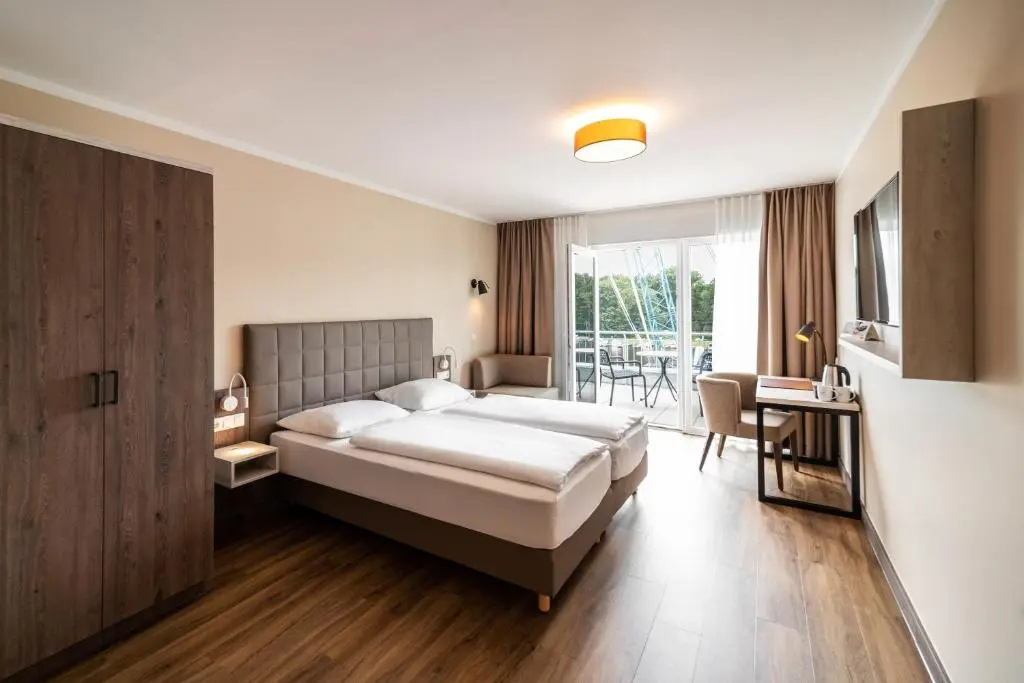 Deluxe Double room with balcony (full double bed)