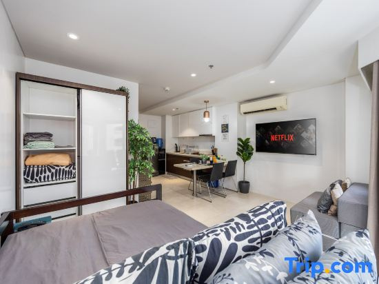 Studio for 5 at Tambuli Residences Garden View by Dominik Studio with Pool & Balcony in Mactan