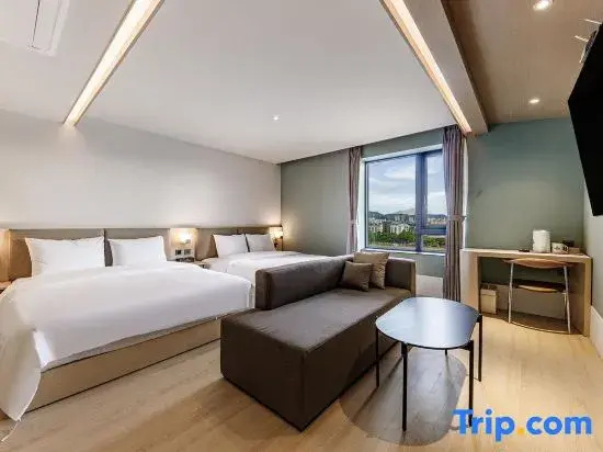 Double Suite (twin beds)