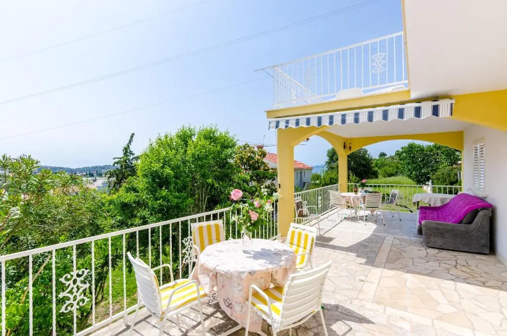 Standard Double room with garden view (full double bed)