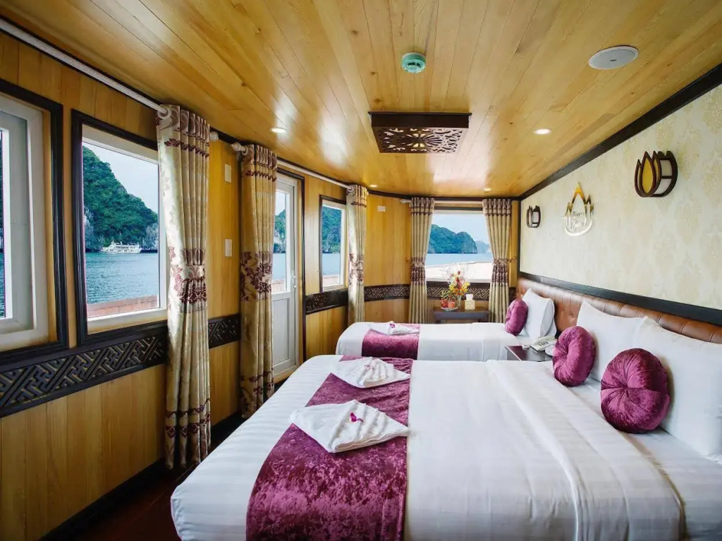 Cristina Diamond Cruise - Général