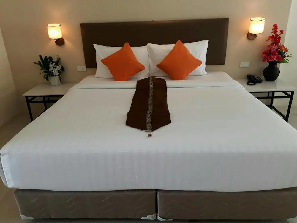 Deluxe Double room with balcony (full double bed)