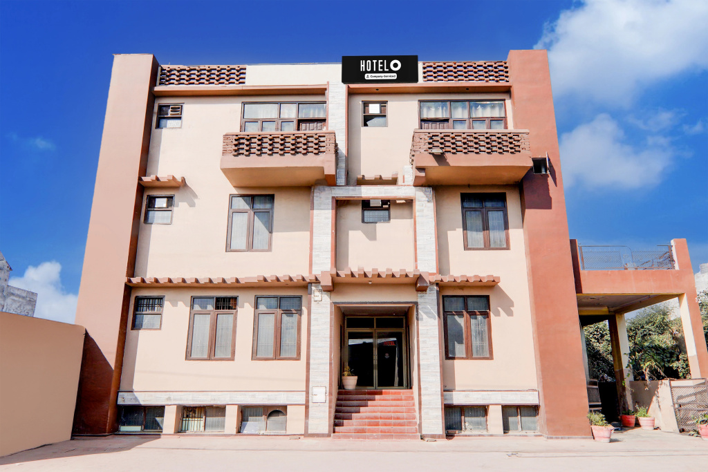 OYO 23206 Hotel Sky View