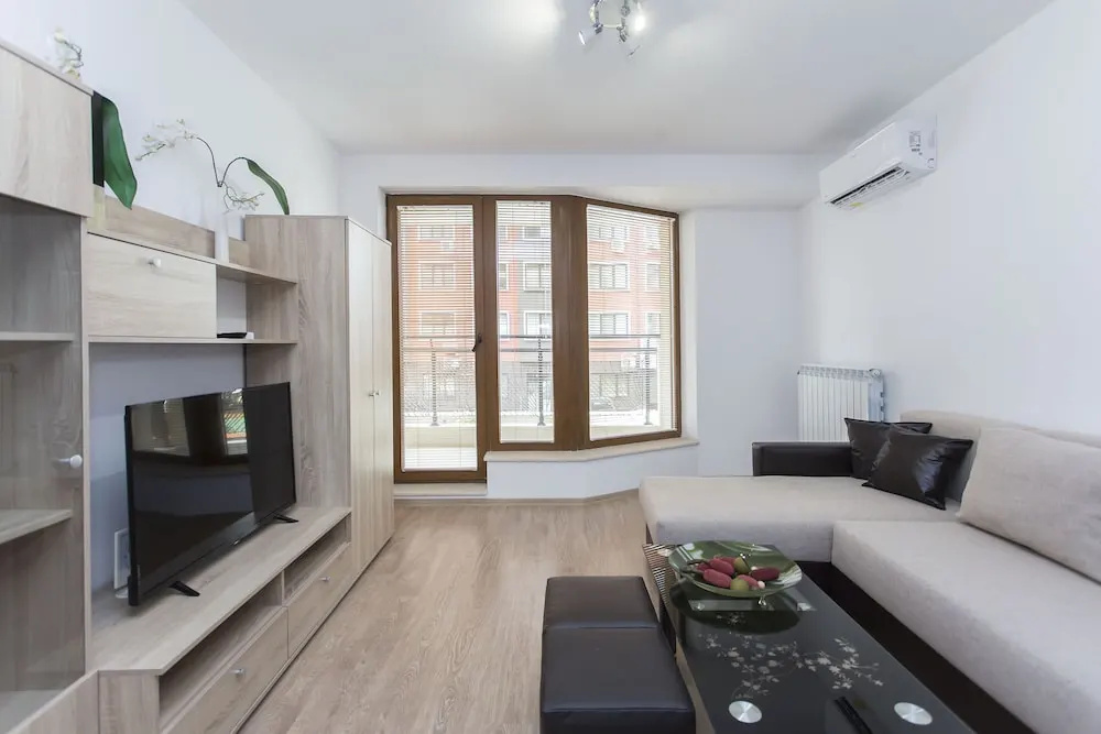 Modern 1bdr Apartment Near Center - Free Parking