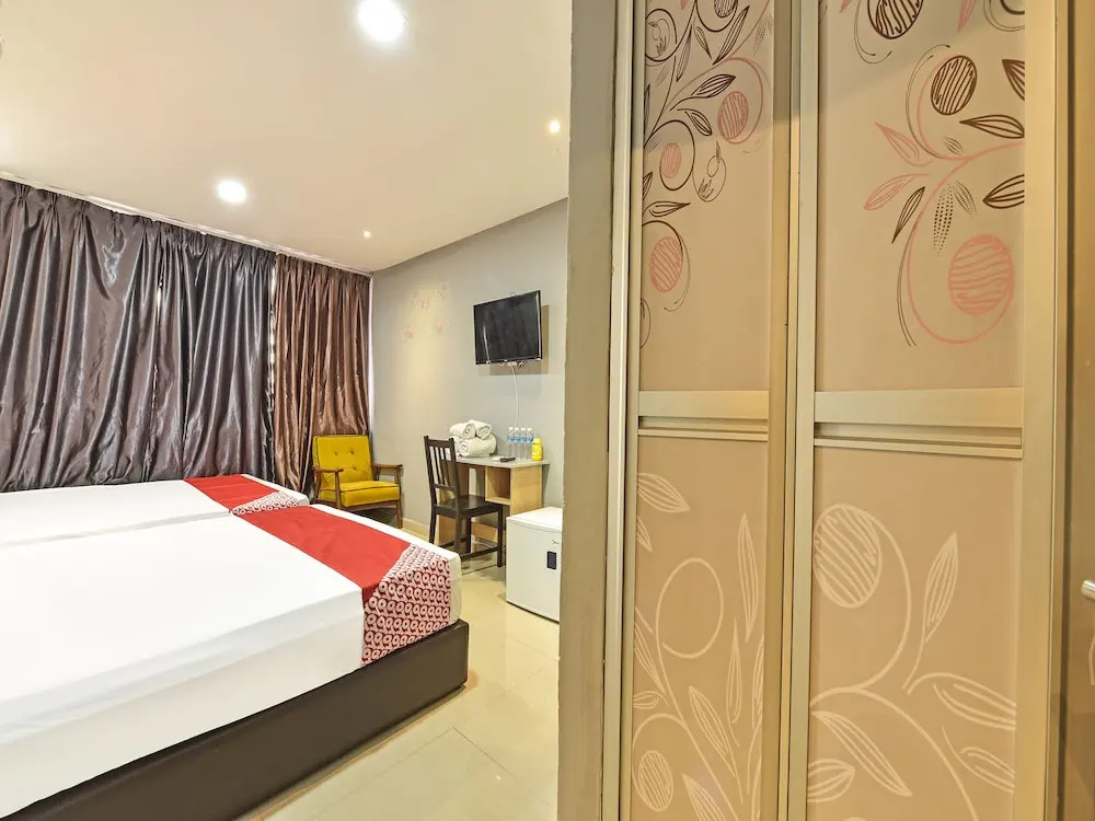 OYO 90703 Hotel Rim Global
