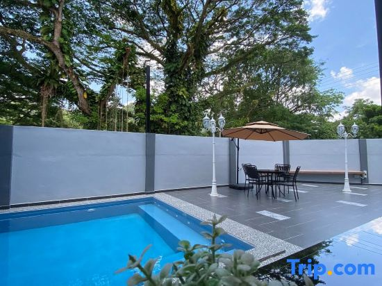 4BR 16pax LYL Jaccuzi Private Pool House ipoh