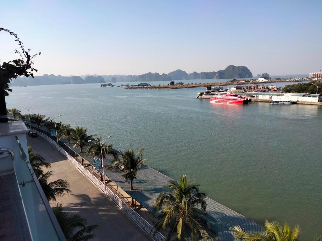 Beach & Waterfront