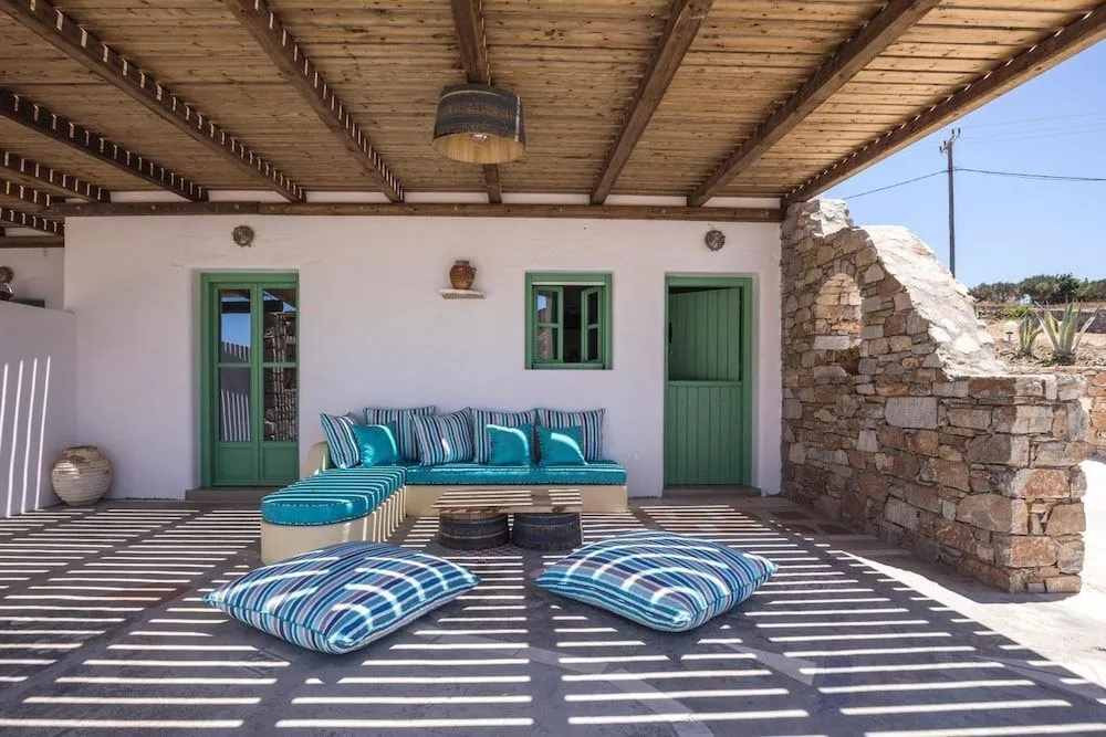 Ailouros guest house