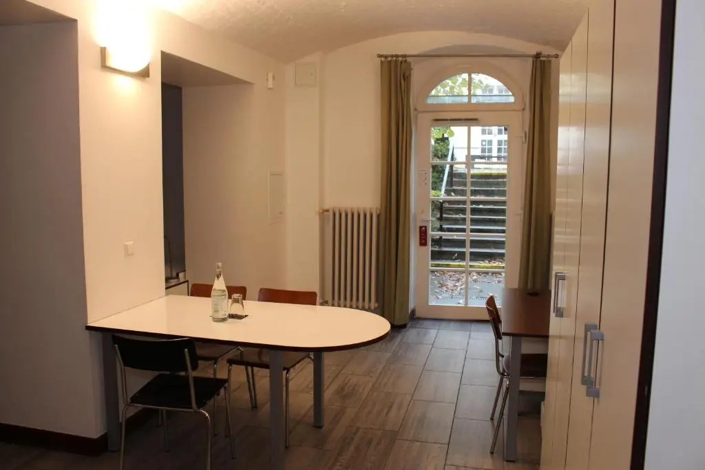 Double Basement Studio (full double bed)