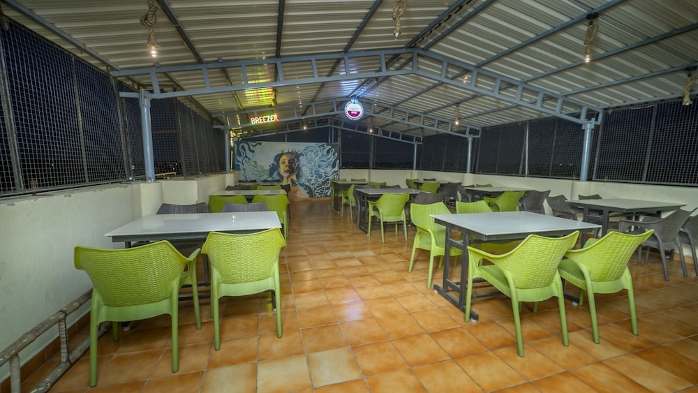 Food & Beverage