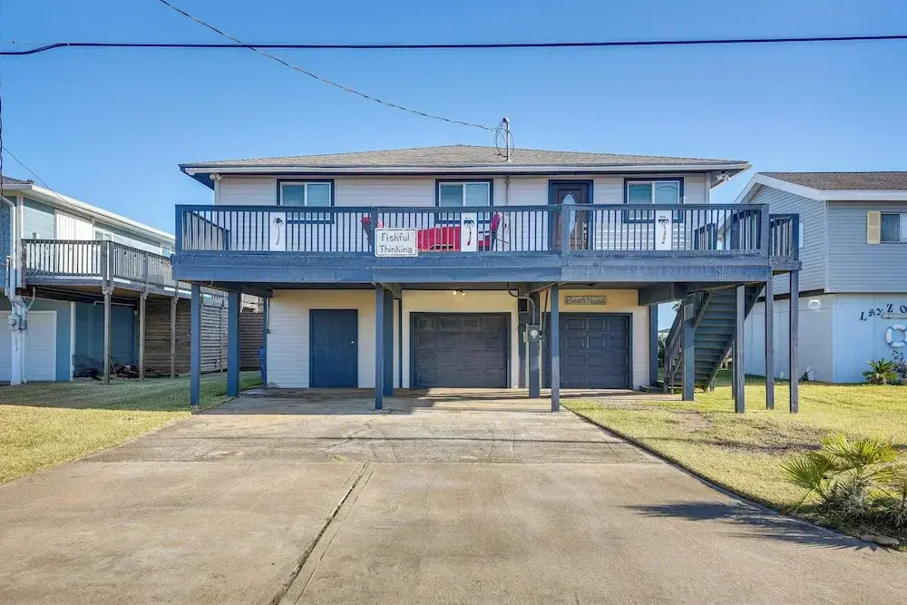 Near Ocean: Home w/ Deck & Grill in Surfside Beach