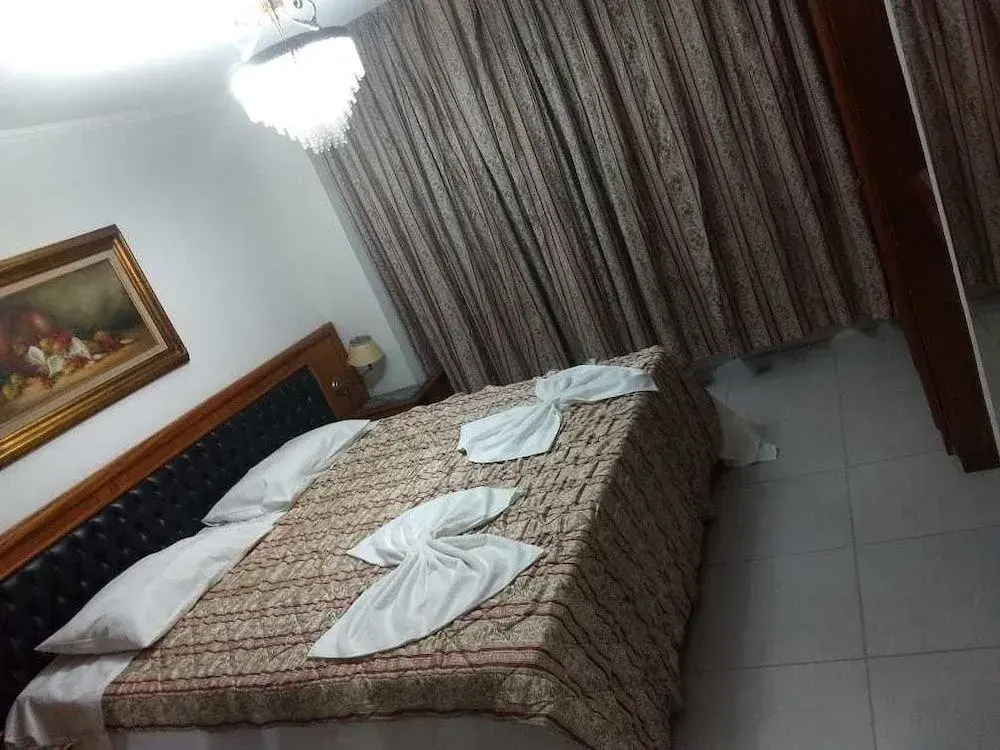 La Guardia Hotel - Général